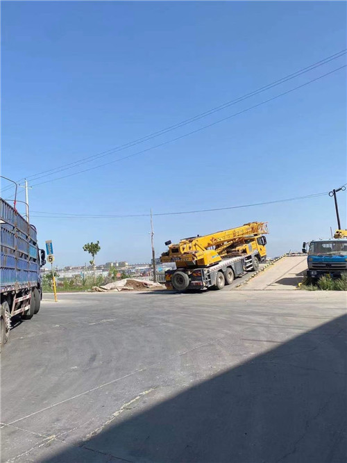 西吉县25吨吊车的租赁价格大概是多少？