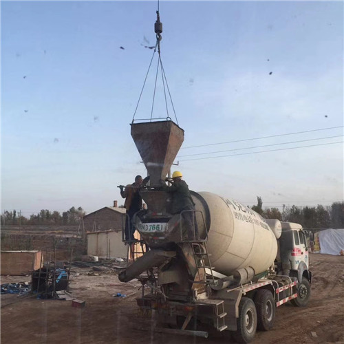 西吉县“精准瞄准”—— 吊车的 “定位导航” 技术